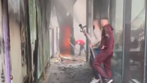 Požar "progutao" pijacu na Otoci, nekadašnji igrači Sarajeva herojskim činom oduševili sve