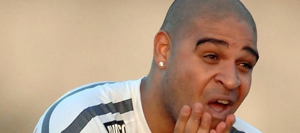 Adriano pištoljem ranio djevojku Adriano pištoljem ranio djevojku
