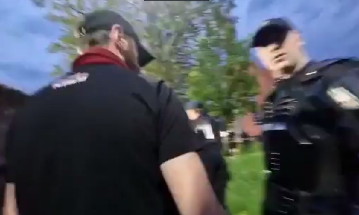 Policajac u Banjaluci prijetio navijaču Sarajeva: "Šta glumiš, da ti udarim šamarčinu jednu?!"