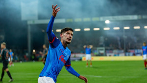 Kandidat za gol sezone - Armin Gigović izveo pravo malo čudo protiv Borussije!