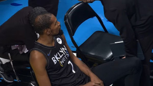 Durant zakasnio na utakmicu, zaigrao pa natjeran da je napusti: "Oslobodite me, navijači nisu glupi"