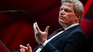 Igrači Bayerna slavili pobjedu nad Barcelonom, a zatim je sve stalo kad se pojavio Oliver Kahn