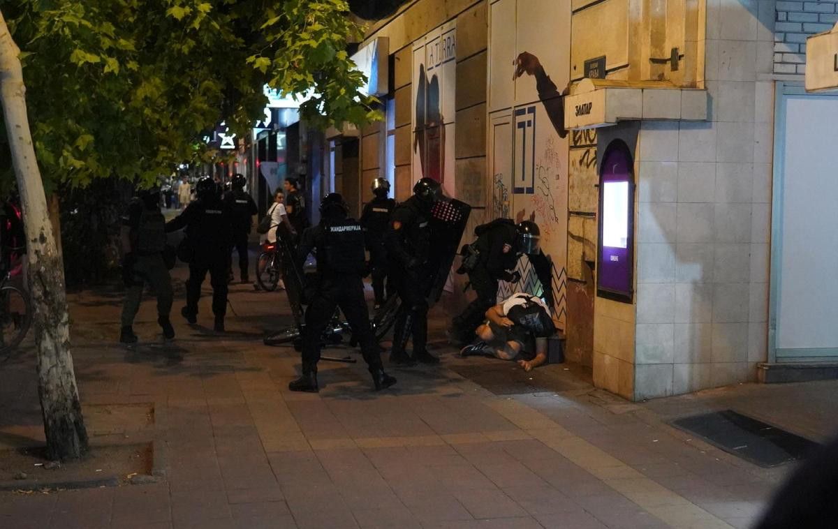 Noć Beograd pretvara u pakao! Režim bez milosti, heroj nacije je nova žrtva: "Da vidite šta mi rade" Noć Beograd pretvara u pakao! Režim bez milosti, heroj nacije je nova žrtva: "Da vidite šta mi rade"