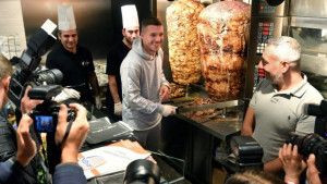 Svi kod Podolskog na doner