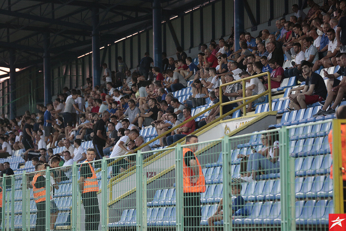 Hoće li se publika vratiti na premijerligaške stadione? Hoće li se publika vratiti na premijerligaške stadione?
