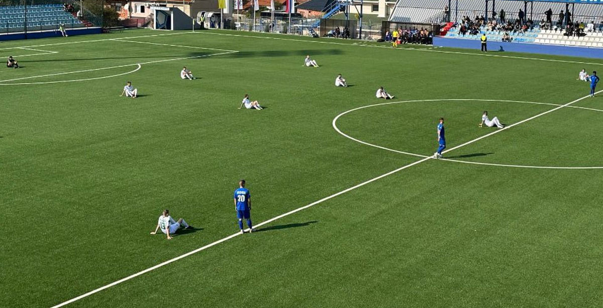 Igrači od muke sjedili na terenu, molili i kumili za platu: Režim u Srbiji uništio poznati klub!