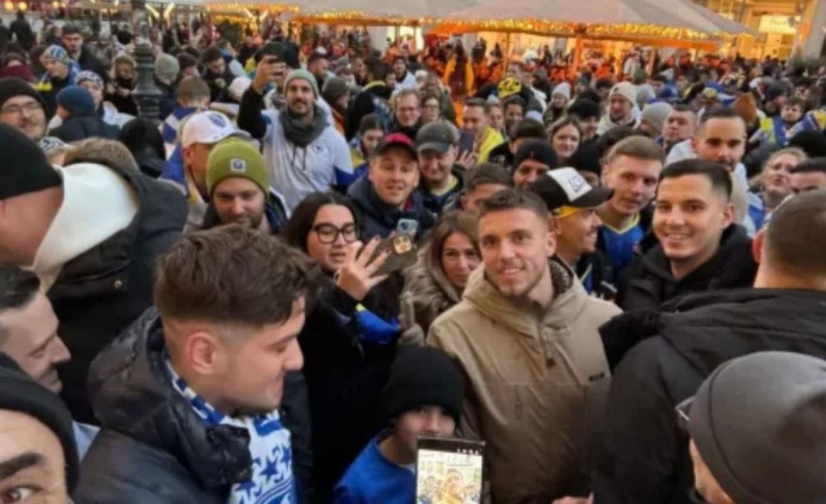 Ermedin Demirović stigao na trg u Beču da zajedno navija sa hiljadama Bosanaca i Hercegovaca