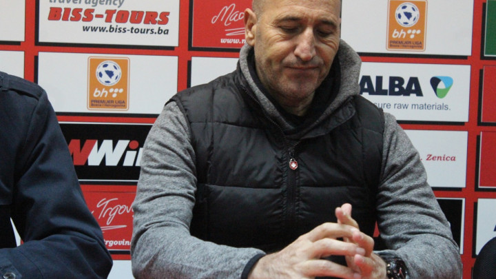 Ornek: Jamak je za nas važan igrač, ali on sam traži izmjenu