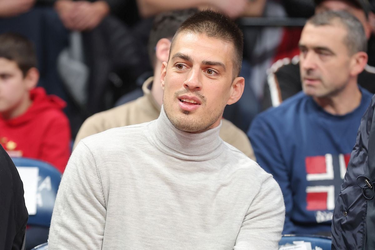 Dok se život Vujadina Savića raspada, Srbija priča o još većem skandalu: "Vezao ih je kao kučiće" Dok se život Vujadina Savića raspada, Srbija priča o još većem skandalu: "Vezao ih je kao kučiće"