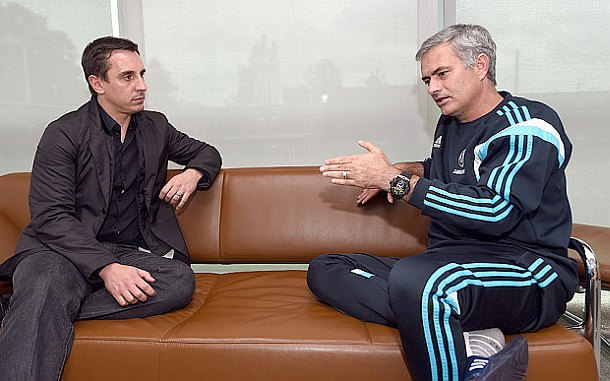 Neville: Mourinho je miljama udaljen od ostalih