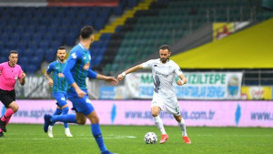 Ludnica, preokreti i osam golova u duelu Rizespora i Konyaspora