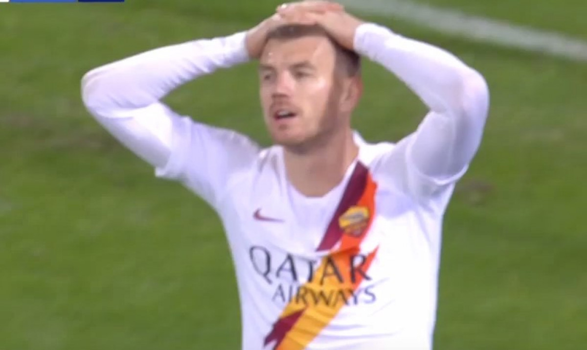 Magično dodavanje nije pretvorio u gol: Džeko se hvatao za glavu zbog promašaja