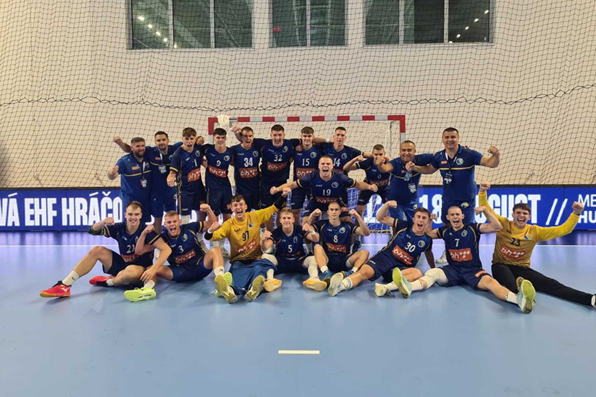 Bravo momci! Dok je rukomet u BiH pred kolapsom, U18 selekcija u polufinalu EHF Championshipa Bravo momci! Dok je rukomet u BiH pred kolapsom, U18 selekcija u polufinalu EHF Championshipa