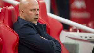 Arne Slot bijesan, a sve zbog Artete: Arsenal šalje ponudu za igrača kojeg Liverpool želi da dovede