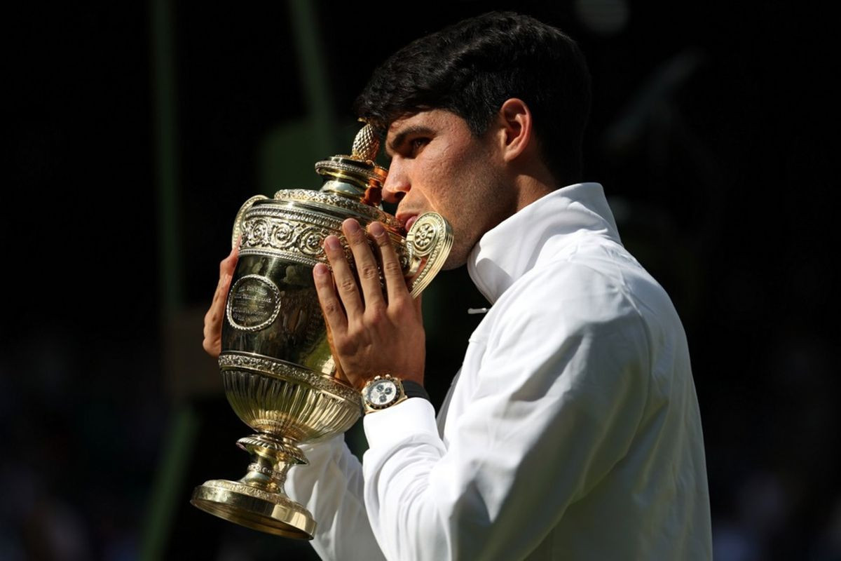 Alcaraz radi čuda: Đoković, Nadal i Federer nisu bili ni blizu njegovih dostignuća Alcaraz radi čuda: Đoković, Nadal i Federer nisu bili ni blizu njegovih dostignuća