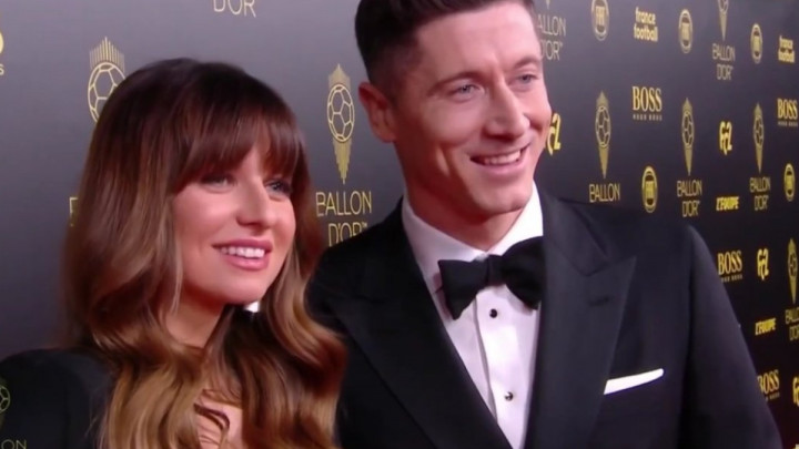 Lewandowski stigao na dodjelu Zlatne lopte, ali svu pažnju je ukrala supruga