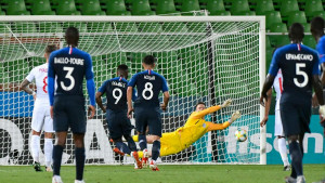Francuzi promašili dva penala pa autogolom u 95. minuti stigli do pobjede