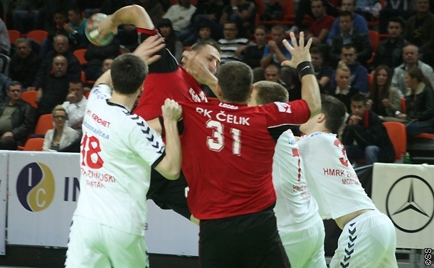 Čelična mašina bolja od Plemića