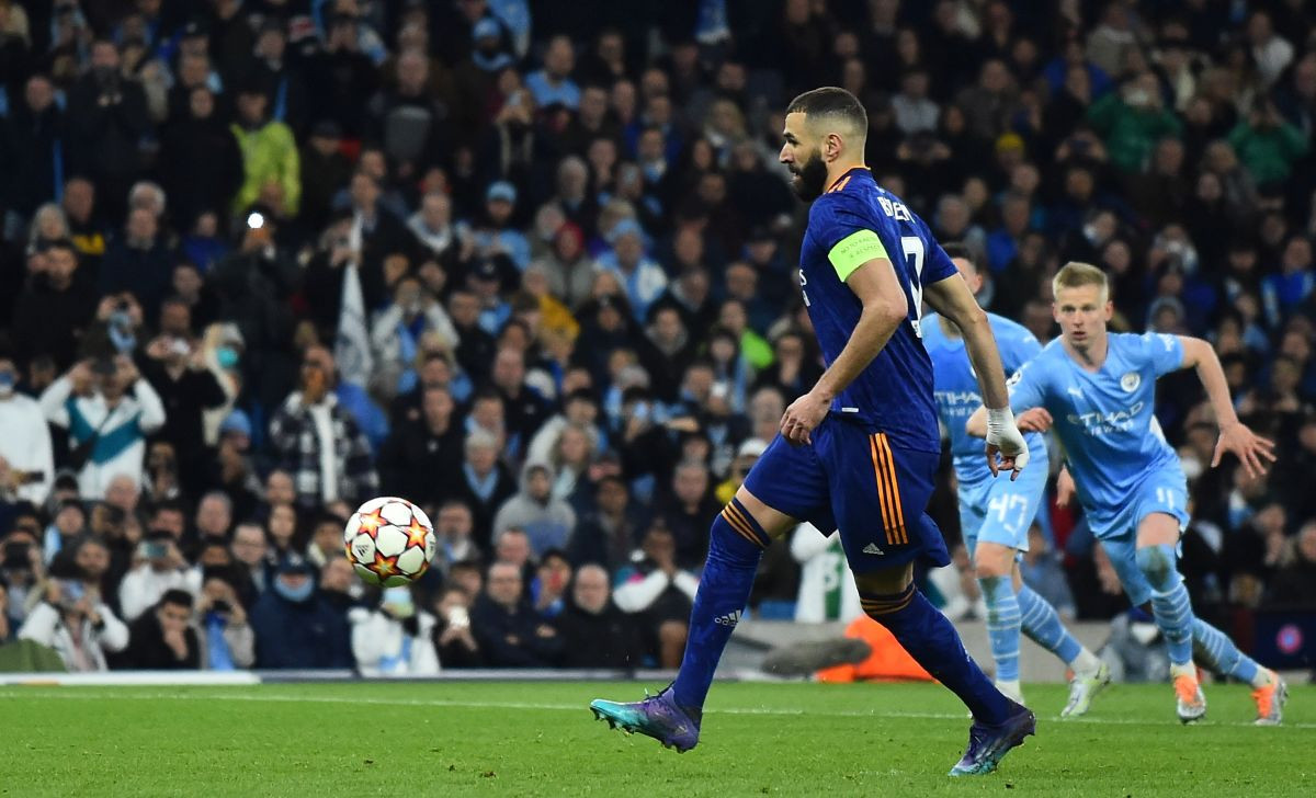 Za vikend promašio dva penala, a sinoć izveo panenku: Benzema objasnio zašto je on uzeo loptu u ruke Za vikend promašio dva penala, a sinoć izveo panenku: Benzema objasnio zašto je on uzeo loptu u ruke