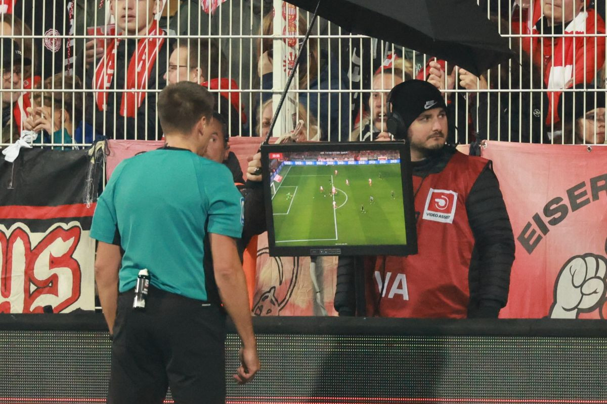 VAR odlazi u historiju, FIFA pravi revoluciju i uvodi FVS? VAR odlazi u historiju, FIFA pravi revoluciju i uvodi FVS?