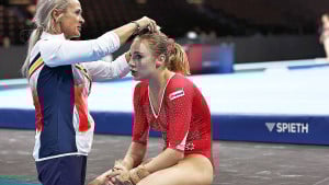 Šokantan video - Sabrina moli majku za oprost, ali ona je ponižava: "Šta ti mogu kad si glupa?!"