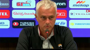 Mourinho u Turskoj "bocnuo" Džeku: "Edin ima 35 godina..."