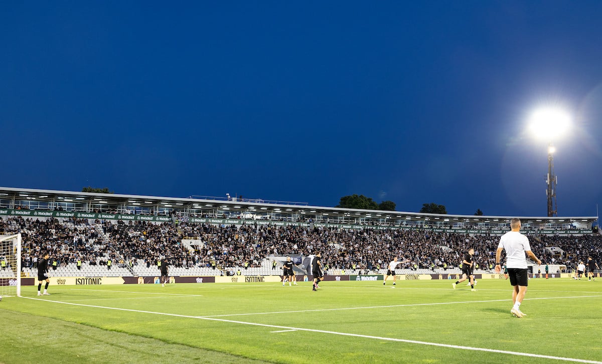 Na stadionu u Humskoj se pojavila zastava koja će "probuditi" Mediteran, nešto slično nije viđeno Na stadionu u Humskoj se pojavila zastava koja će "probuditi" Mediteran, nešto slično nije viđeno