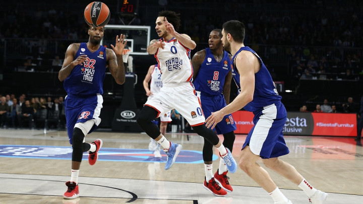Fantastični Larkin i Efes sredili i Olympiacos