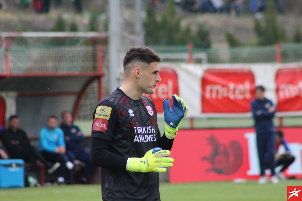 Belmin Dizdarević se vratio u BiH, ali ne u Sarajevo - Već je upoznao nove saigrače Belmin Dizdarević se vratio u BiH, ali ne u Sarajevo - Već je upoznao nove saigrače