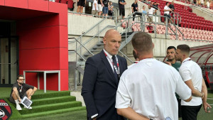 Čuveni Howard Webb večeras je na posebnom zadatku u Trnavi