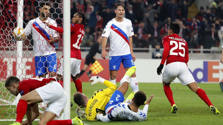 Ludnica u Moskvi, Sevilla teškom mukom do pobjede u Akhisaru