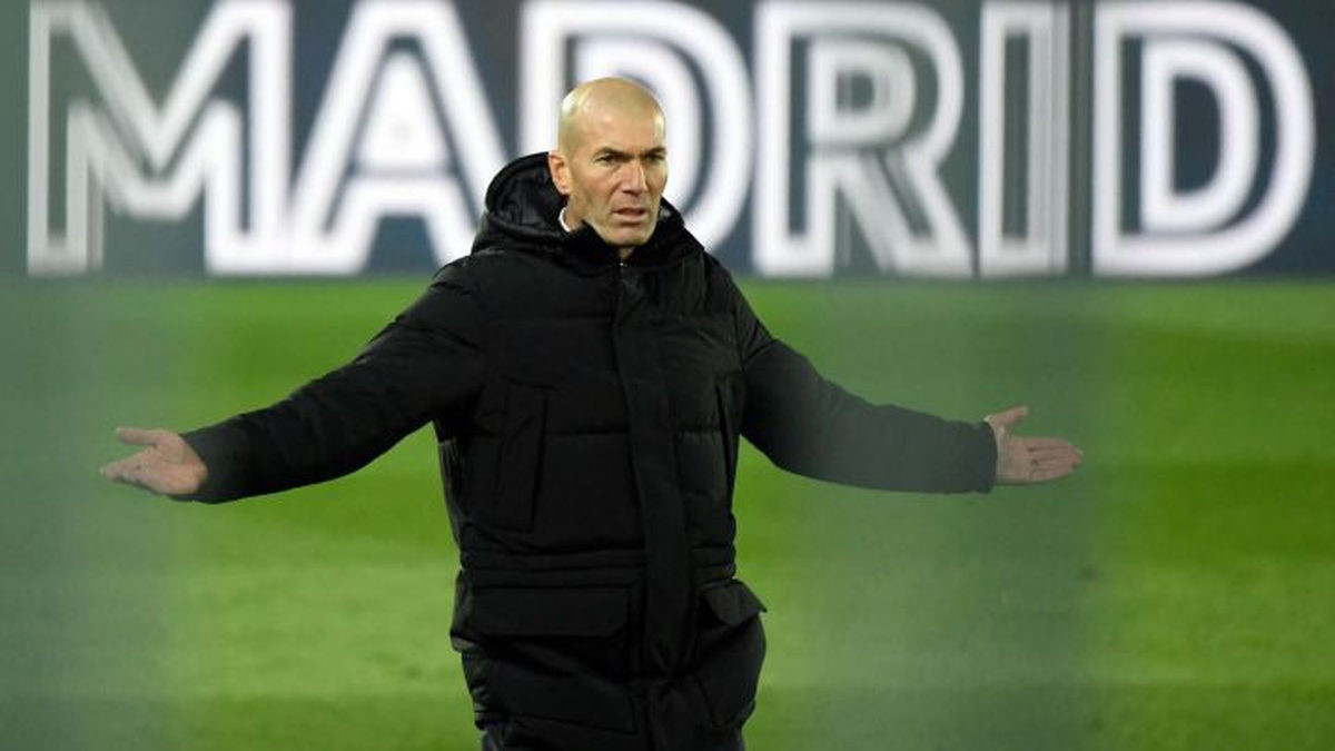 Procurili detalji: Kada je i zašto Zidane prelomio i odlučio da ode iz Real Madrida? Procurili detalji: Kada je i zašto Zidane prelomio i odlučio da ode iz Real Madrida?