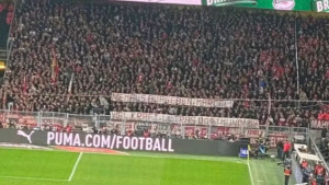 Potez koji ledi krv u žilama: Član Borussijinih ultrasa umire, ovo su mu poručili navijači Bayerna