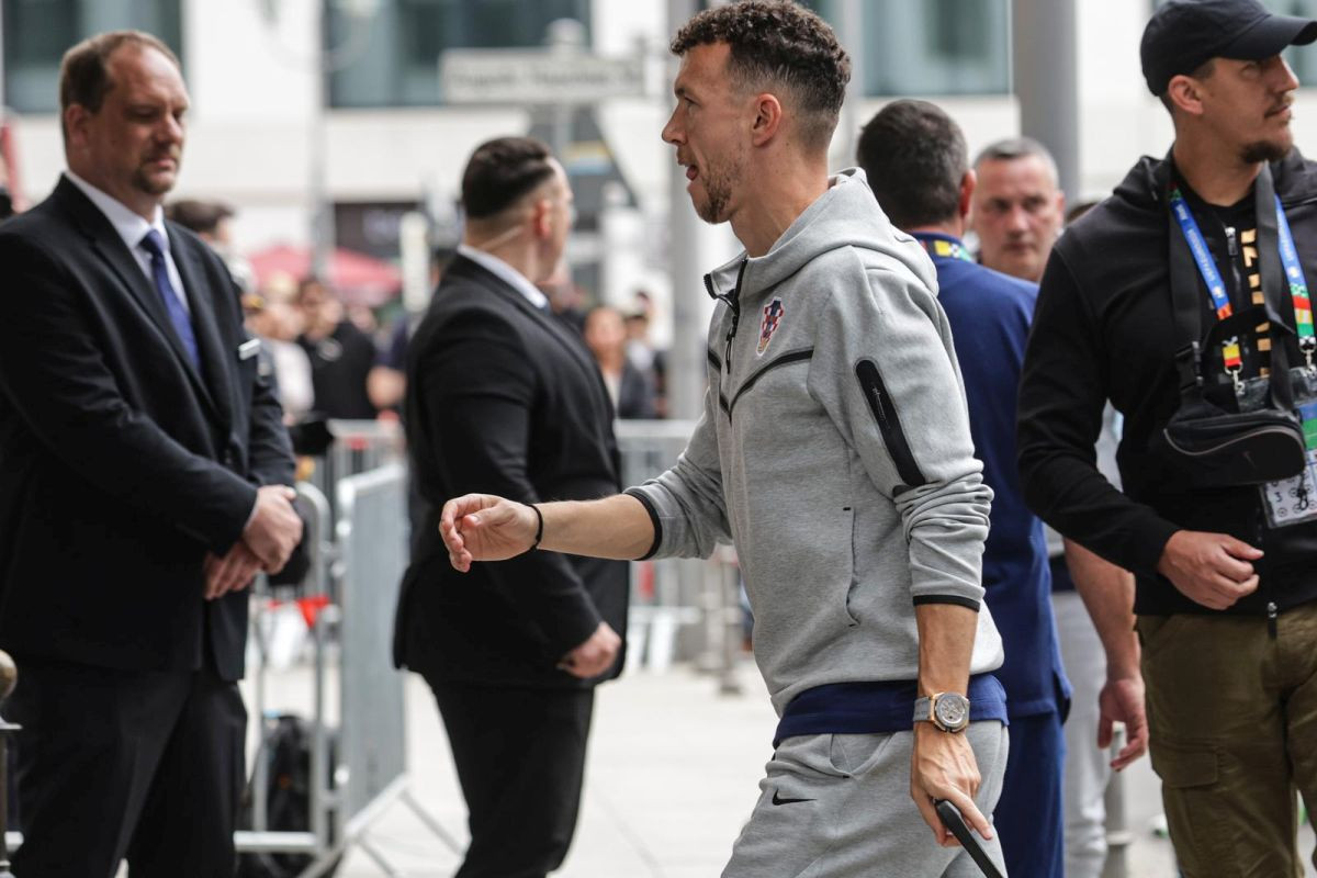Nema mira za Hajduk! Strani mediji pišu o novom klubu Ivana Perišića, čekaju ga raj i pakao Nema mira za Hajduk! Strani mediji pišu o novom klubu Ivana Perišića, čekaju ga raj i pakao