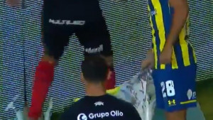Dron prekinuo argentinski derbi, nogometaši ga uništavali
