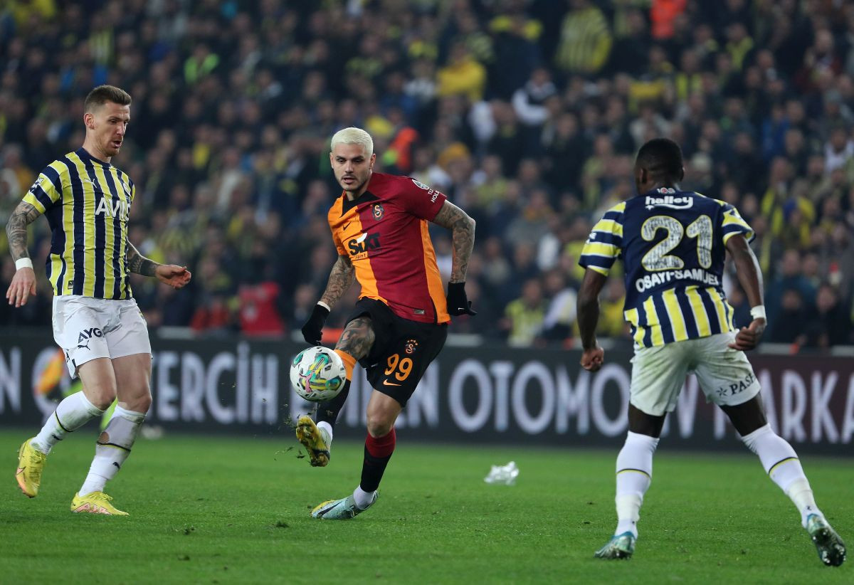 Šok u Turskoj: Fener i Galata prvi put zajedno, ispašta Fudbalski savez! Šok u Turskoj: Fener i Galata prvi put zajedno, ispašta Fudbalski savez!