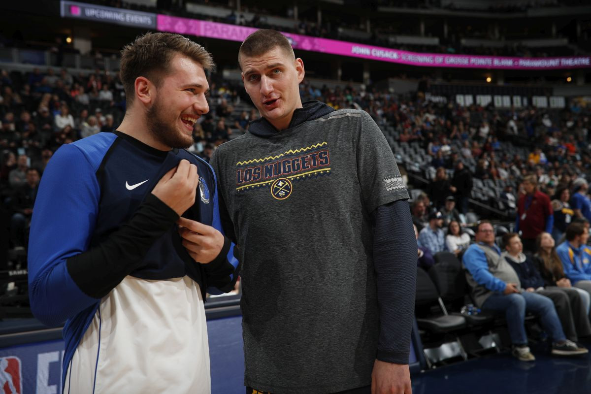 Jokić po prvi put govorio o razmjeni Luke Dončića: "On je tamo gradio nešto, to ga je..." Jokić po prvi put govorio o razmjeni Luke Dončića: "On je tamo gradio nešto, to ga je..."