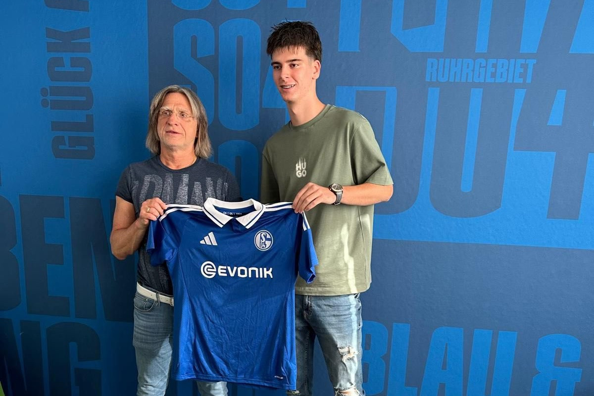Mladi reprezentativac Bosne i Hercegovine potpisao za Schalke Mladi reprezentativac Bosne i Hercegovine potpisao za Schalke