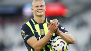 Erling Haaland postigao hat-trick, ali nekoga smara da mu potpisuje lopte: "Odj**i"