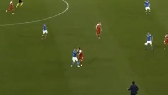 Kolašinac pokazao Callejonu zbog čega ga zovu Bosanski tenk