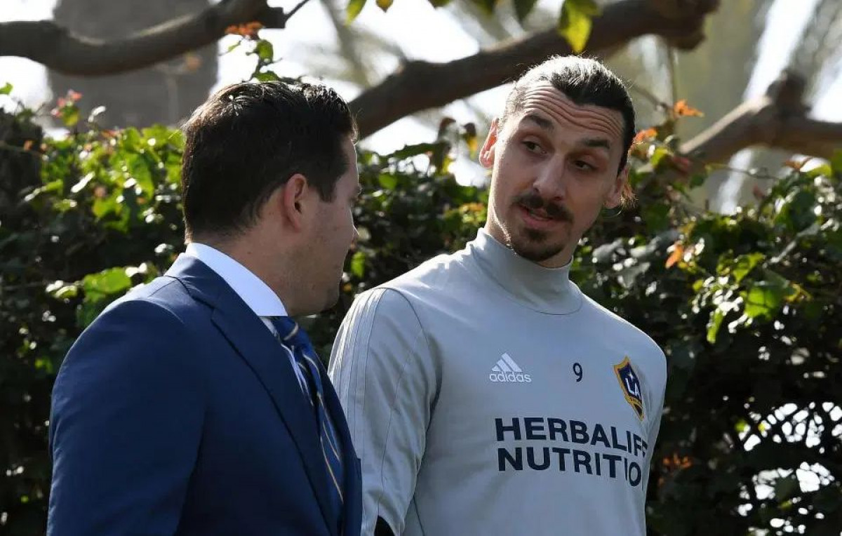 Novinar "naletio" na neraspoloženog Ibrahimovića: "Hoćeš li i tebi da dam broj da me zoveš?"