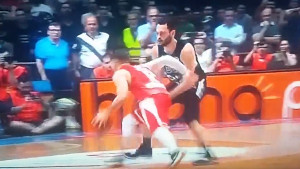 Kao da grom nije bio dovoljan šok za crno-bijele: Sudijska greška za titulu Zvezde?!