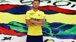 Edin Džeko u Istanbulu zagrijao navijače Fenerbahčea - "Bosanci i Turci su braća, volimo se"