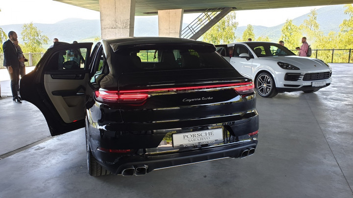 Novi Porsche Cayenne Coupe