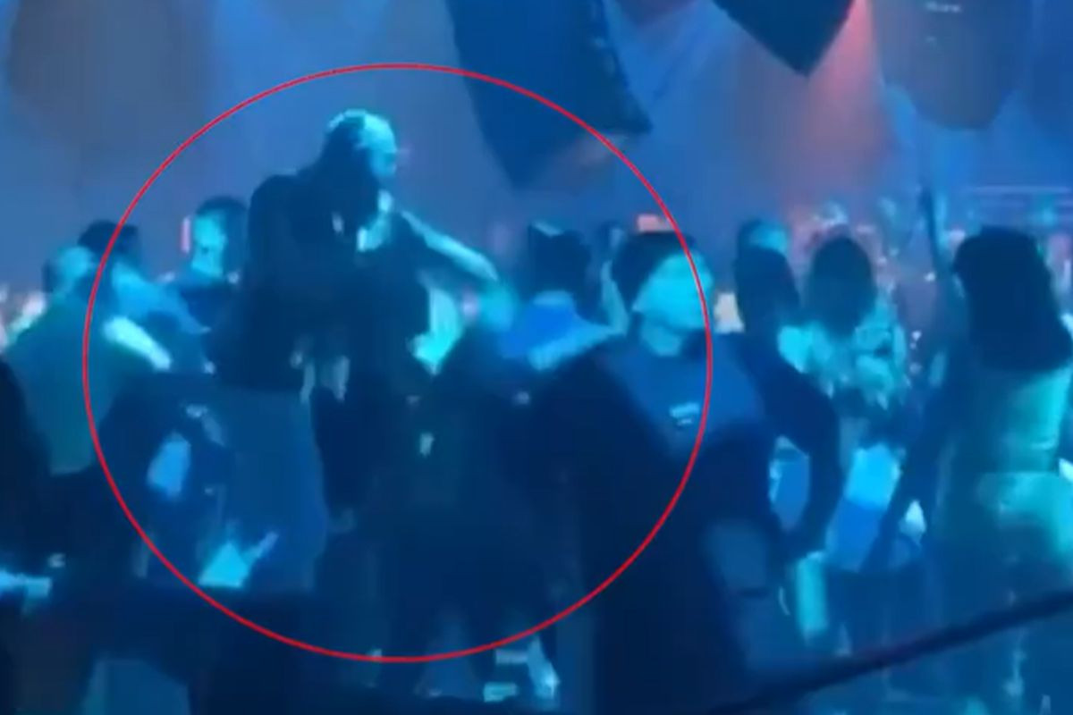 Šokantne scene iz noćnog kluba: Conor McGregor izazvao potpuni haos i brutalno nokautirao čovjeka Šokantne scene iz noćnog kluba: Conor McGregor izazvao potpuni haos i brutalno nokautirao čovjeka