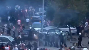Šokantni snimci iz Beograda: Marakana poprište potpunog haosa, elitna policija nemoćna pred Delijama