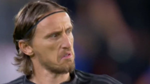Šta god uradi malo je: Perez zabio nož u leđa Modriću, više mu ne pomaže ni Ancelotti!