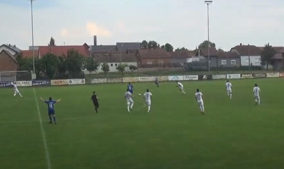 Prekinut derbi Druge lige Sjever: Nasrnuo na sudiju i udario ga više puta Prekinut derbi Druge lige Sjever: Nasrnuo na sudiju i udario ga više puta