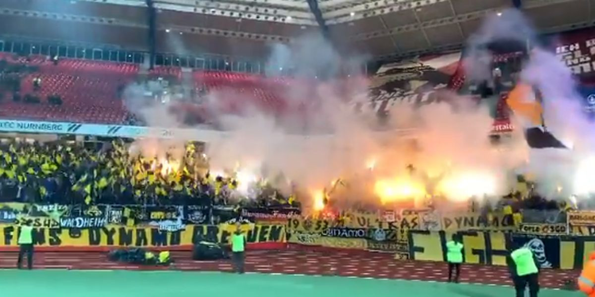 Dynamo Dresden tone ka trećoj ligi, ali to njihove navijače ni malo ne dotiče Dynamo Dresden tone ka trećoj ligi, ali to njihove navijače ni malo ne dotiče