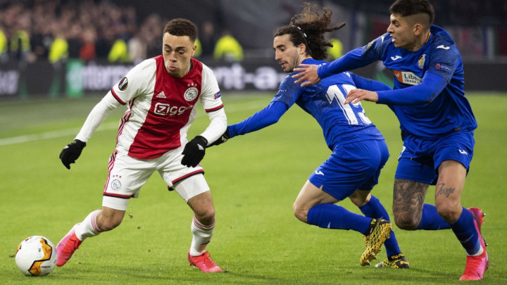 Bayern krenuo po defanzivca Ajaxa